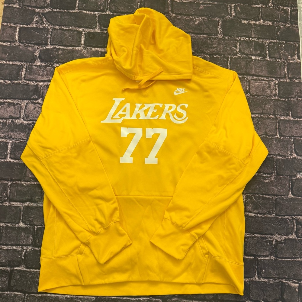 Nike Mens LakersTherma Polyester Hoodie Pullover Yellow L 2XL M NEW Luka Doncic